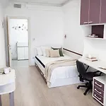 Pool Balcony King Bed Parking Netflix Gym Appartement Skopje