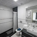 Pool Balcony King Bed Parking Netflix Gym Skopje