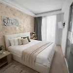 Pool Balcony King Bed Parking Netflix Gym Appartement *