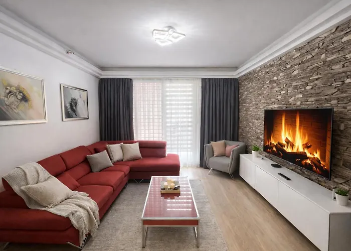 Lägenhet Pool Balcony King Bed Parking Netflix Gym Skopje