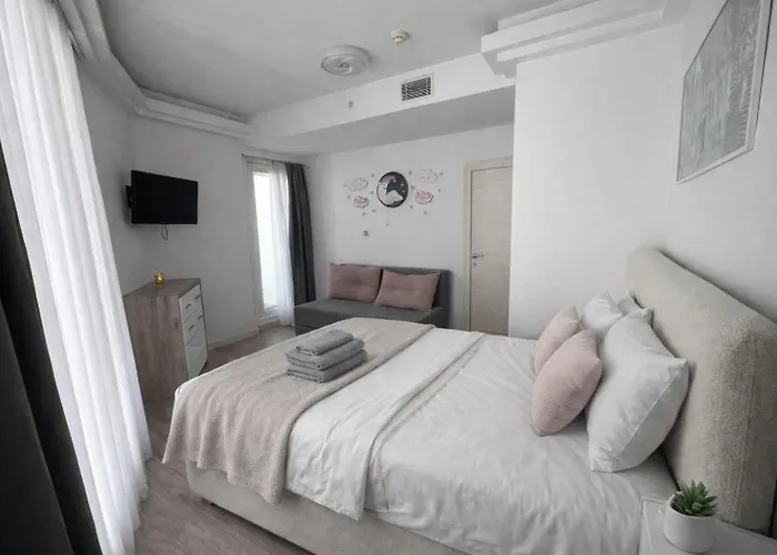 아파트 Pool Balcony King Bed Parking Netflix Gym